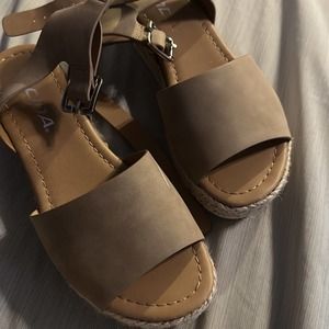 Girls Soda Topic Platform Sandals